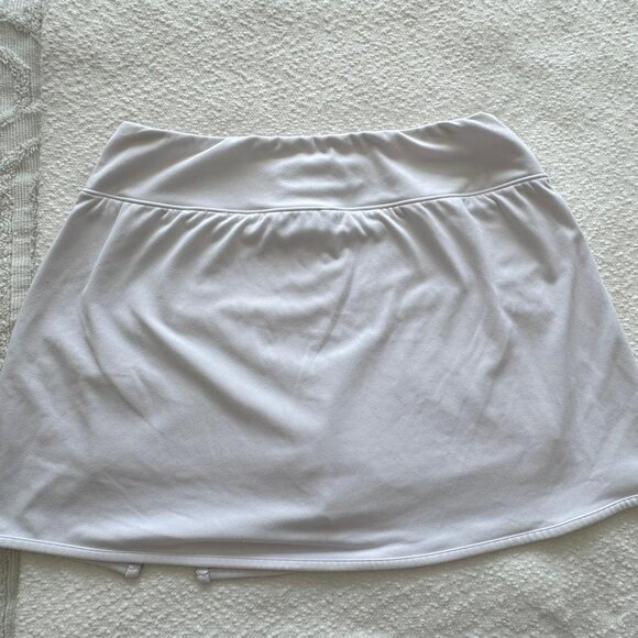 Hi Slit Tennis Skort in White - Picture 3 of 3
